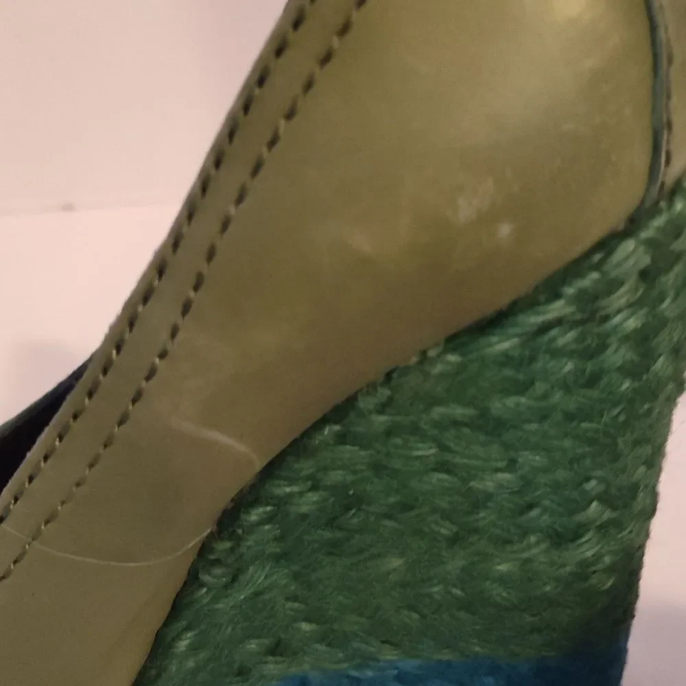 Calvin Klein Hallen Green Wedge Shoes Size 10 runs small 9.5